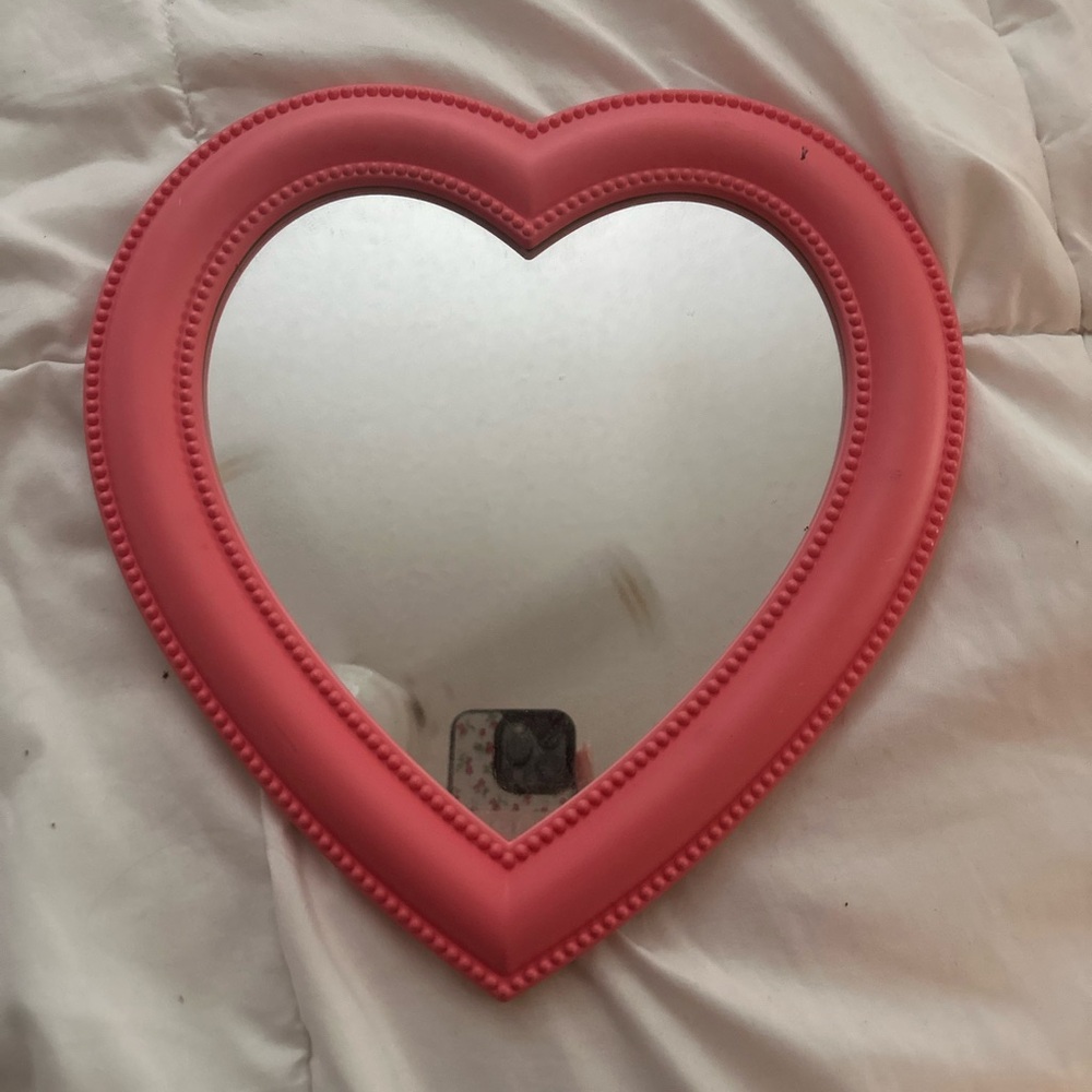 Amazon trending heart mirror